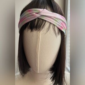 Head band, new with tag, smoke free pet free